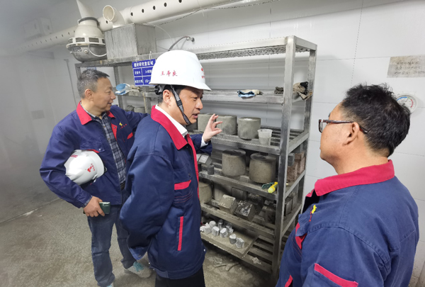 公司紀委書記到建材研究室調研 公司紀委書記到建材研究室調研